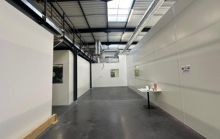 Salle blanche certifiée ISO 7 et 8 pour la conception de bateries au lithium-ion